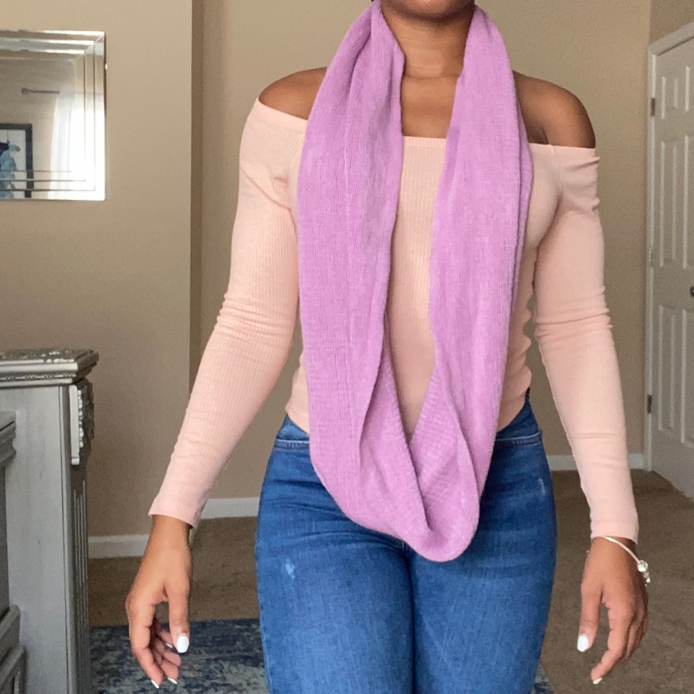 Purple infinity scarf - Picture 4 of 6
